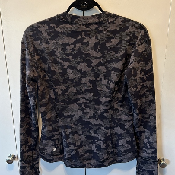 Lululemon Close to Crossing LS Rulu - Heritage Camo Jaquard Black Lunar Rock - Picture 4 of 6